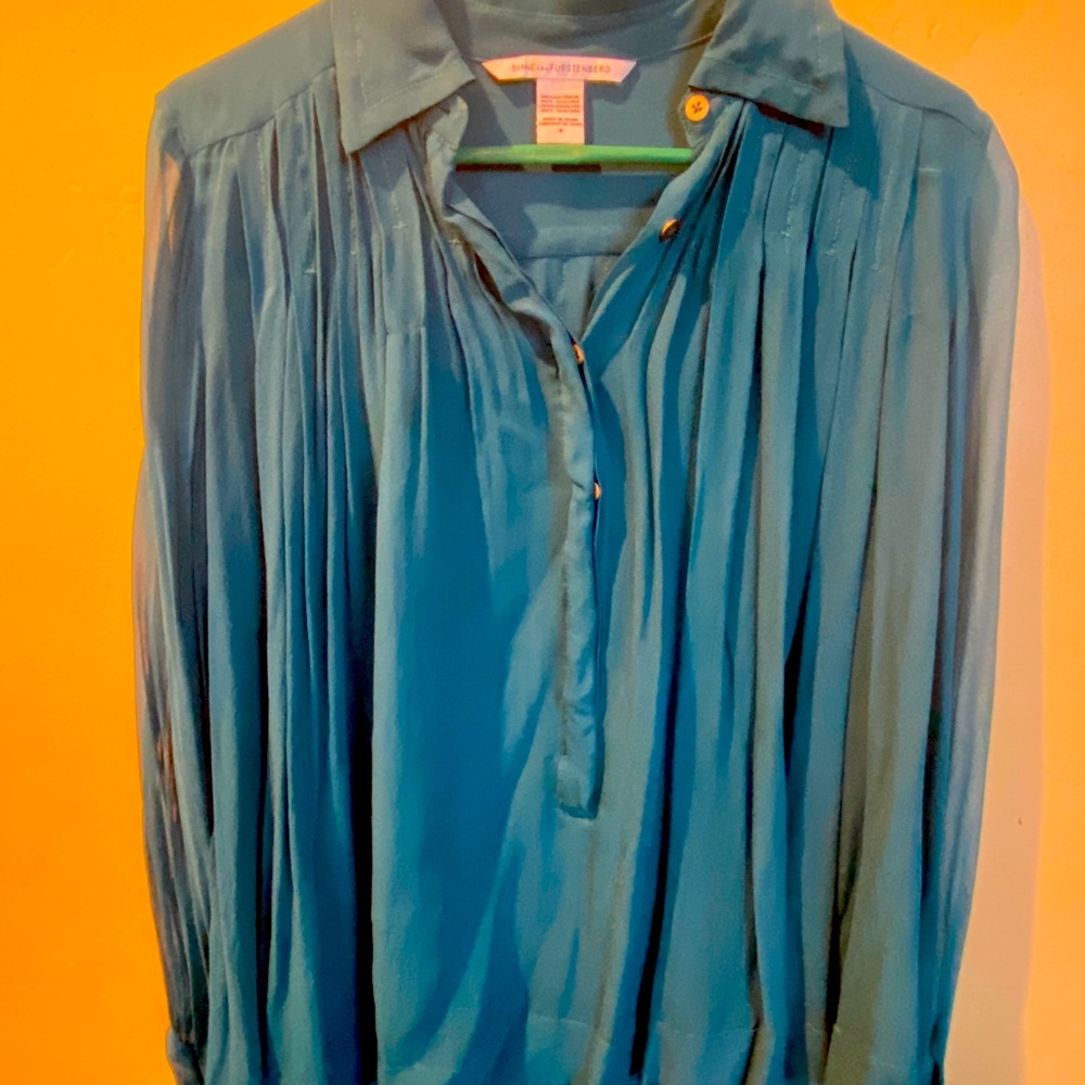 DVF original 100% silk. Size 4